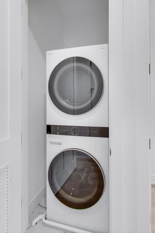 2456 W Cortez Street 2E, Chicago, IL 60622