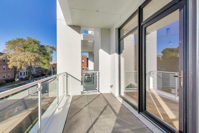 2456 W Cortez Street 2E, Chicago, IL 60622