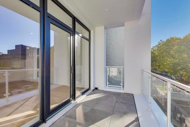 2456 W Cortez Street 2E, Chicago, IL 60622