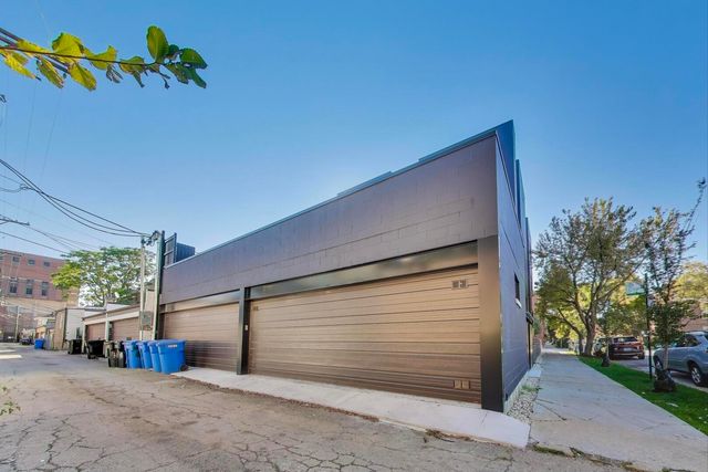 2456 W Cortez Street 2E, Chicago, IL 60622