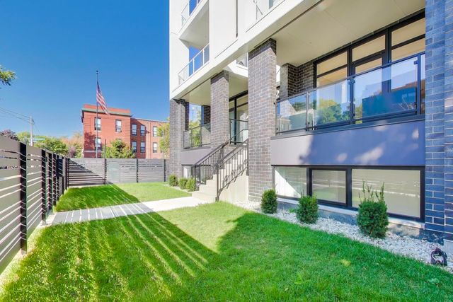 2456 W Cortez Street 2E, Chicago, IL 60622