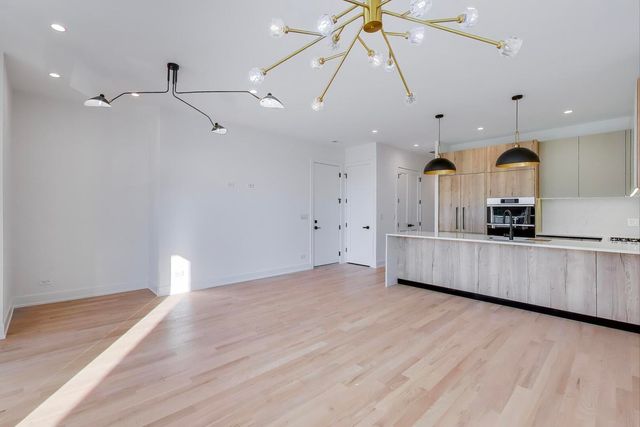 2456 W Cortez Street 2E, Chicago, IL 60622