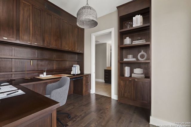 610 E Market St Unit 2508, San Antonio, TX 78205