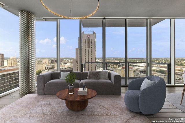 610 E Market St Unit 2508, San Antonio, TX 78205