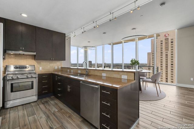 610 E Market St Unit 2508, San Antonio, TX 78205