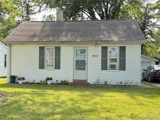 963 Green Mount Lane, Belleville, IL 62220