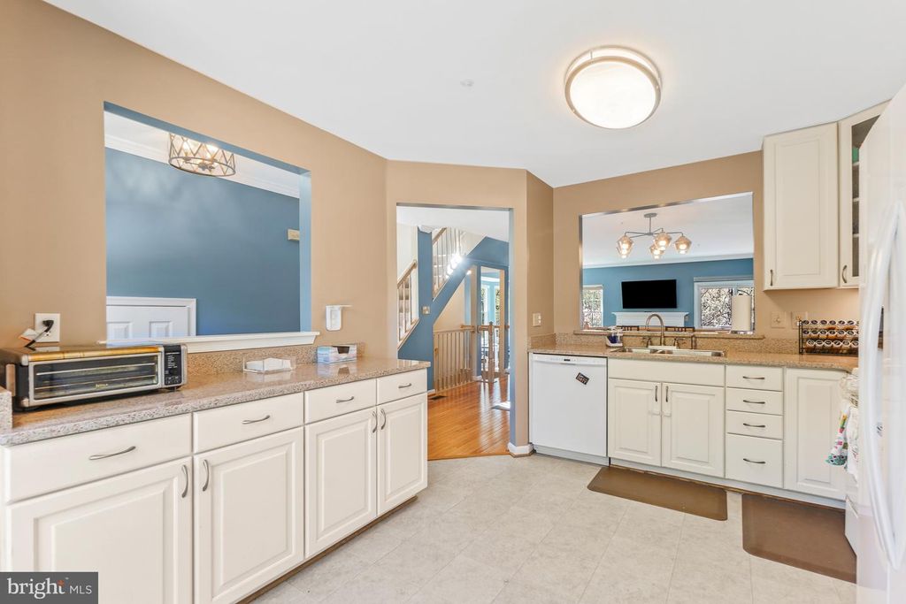 Image 12 of property listing at 11230 WATERMILL LN, Silver Spring, MD 20902