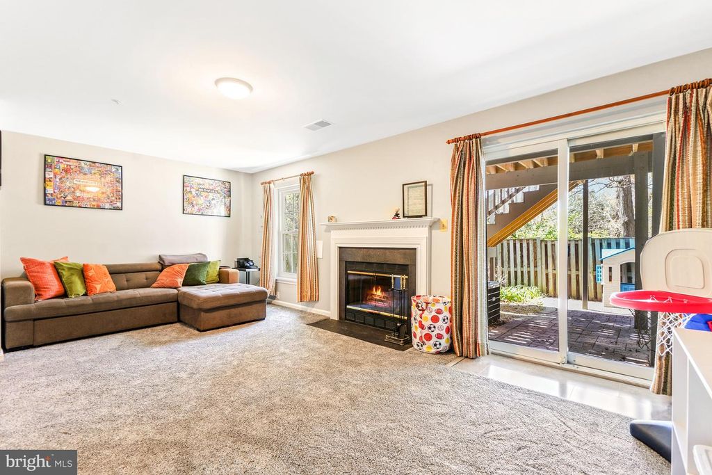 Image 26 of property listing at 11230 WATERMILL LN, Silver Spring, MD 20902