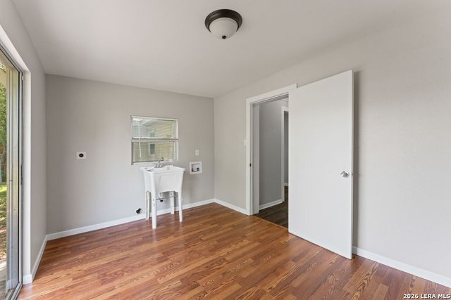 623 Weizmann St, San Antonio, TX 78213
