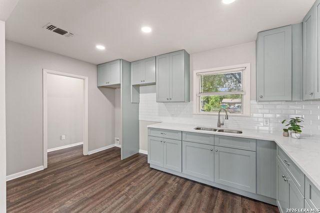 623 Weizmann St, San Antonio, TX 78213