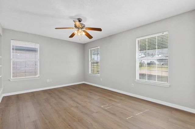 16 Brenda LN, Round Rock, TX 78665