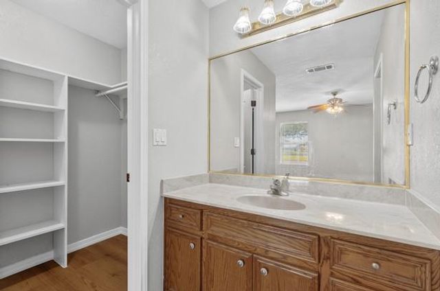 16 Brenda LN, Round Rock, TX 78665