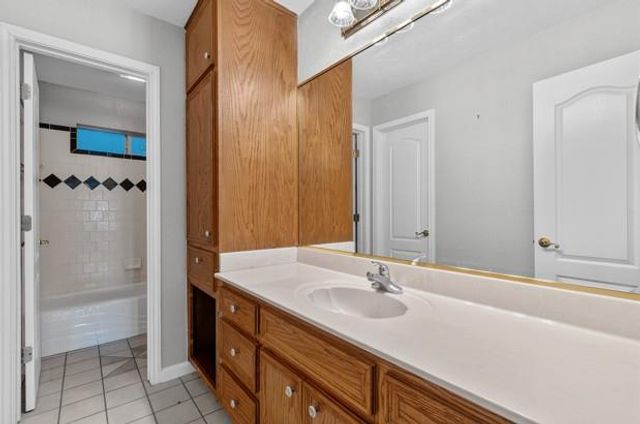 16 Brenda LN, Round Rock, TX 78665