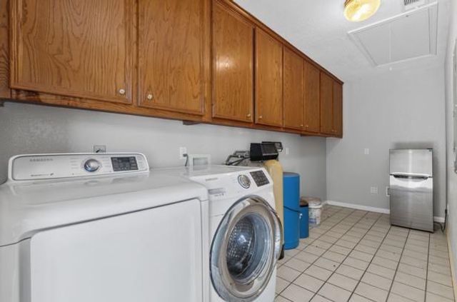 16 Brenda LN, Round Rock, TX 78665