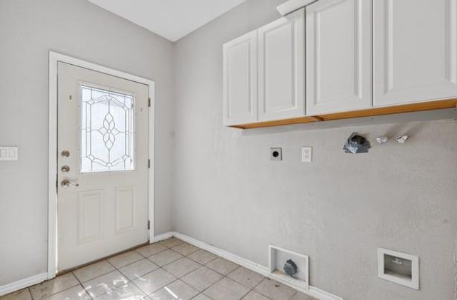 16 Brenda LN, Round Rock, TX 78665