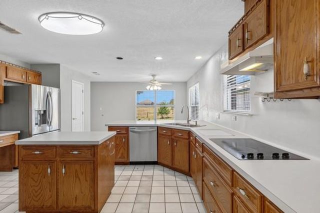 16 Brenda LN, Round Rock, TX 78665