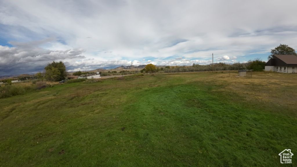Image 5 of property listing at 101 W 2500 N, Vernal, UT 84078
