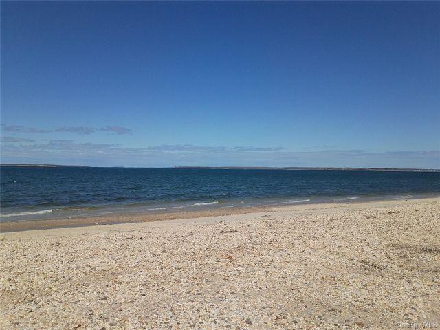 3 Emily Court, Hampton Bays, NY 11946