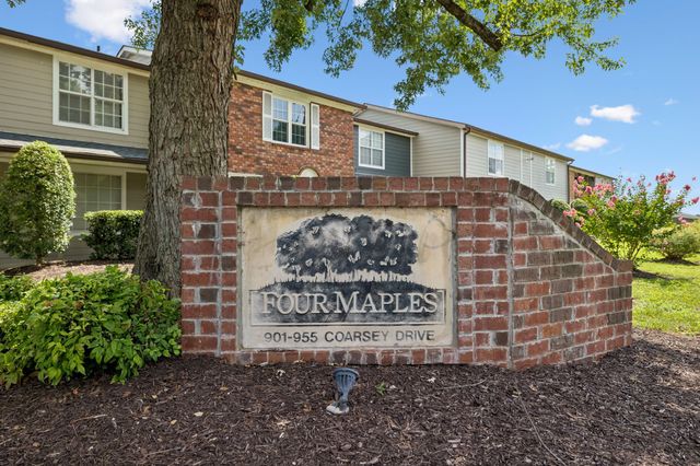 955 Coarsey Dr, Nashville, TN 37217