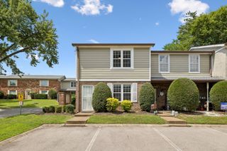 955 Coarsey Dr, Nashville, TN 37217