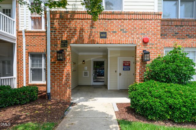 635 Waterford Lake Drive, Cary, NC 27519