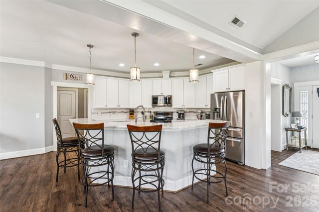 161 Wheatfield Drive, Statesville, NC 28677