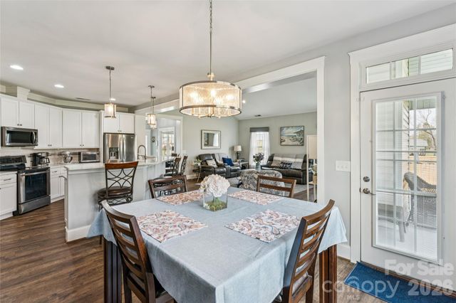 161 Wheatfield Drive, Statesville, NC 28677