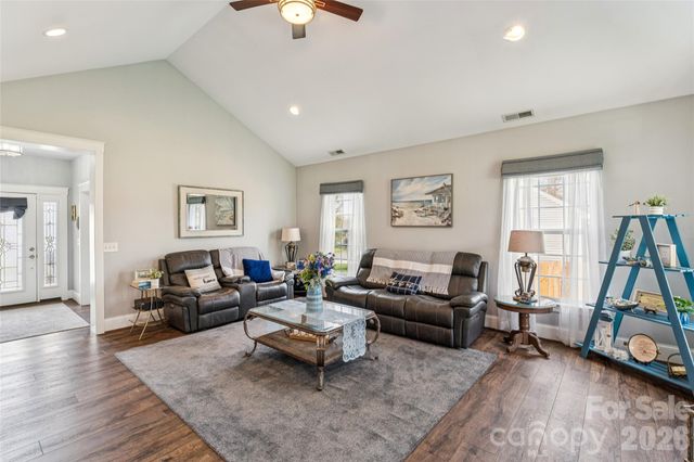 161 Wheatfield Drive, Statesville, NC 28677