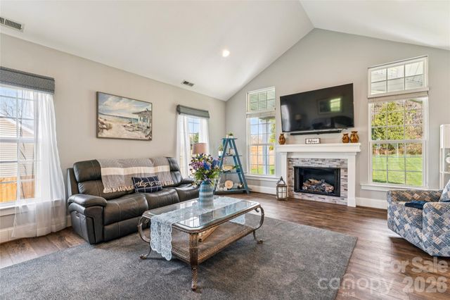 161 Wheatfield Drive, Statesville, NC 28677