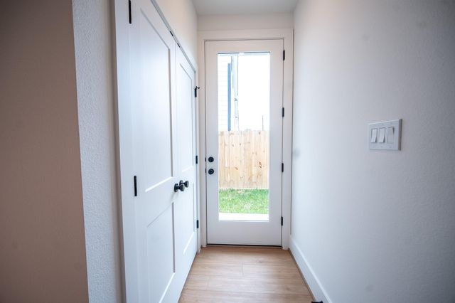 7611 Victory Reserve Street, Houston, TX 77088