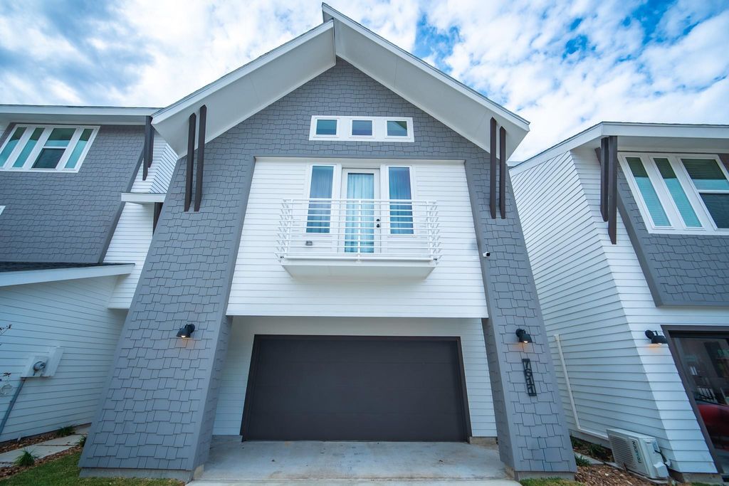 7611 Victory Reserve Street, Houston, TX 77088
