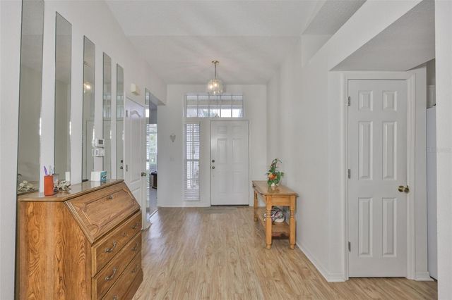 917 VILLEROY GREENS DRIVE 72, Sun City Center, FL 33573