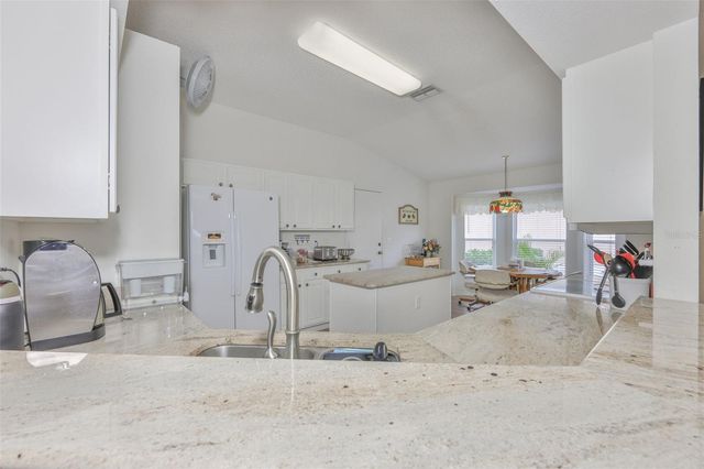 917 VILLEROY GREENS DRIVE 72, Sun City Center, FL 33573