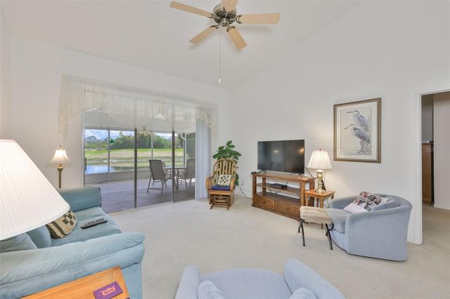 917 VILLEROY GREENS DRIVE 72, Sun City Center, FL 33573