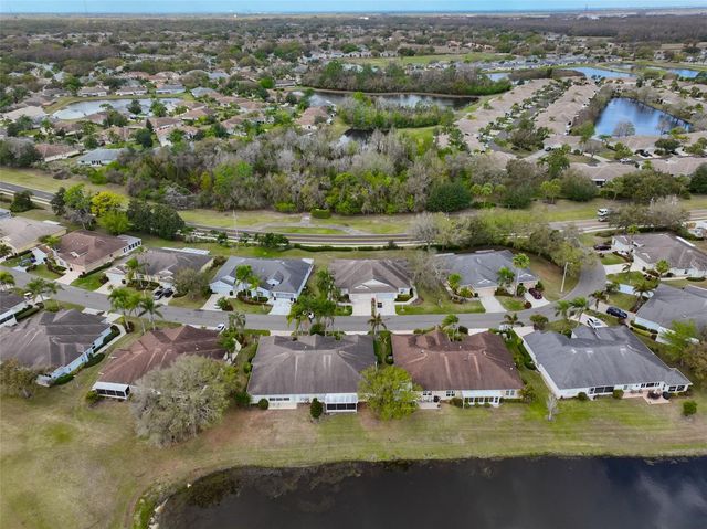 917 VILLEROY GREENS DRIVE 72, Sun City Center, FL 33573