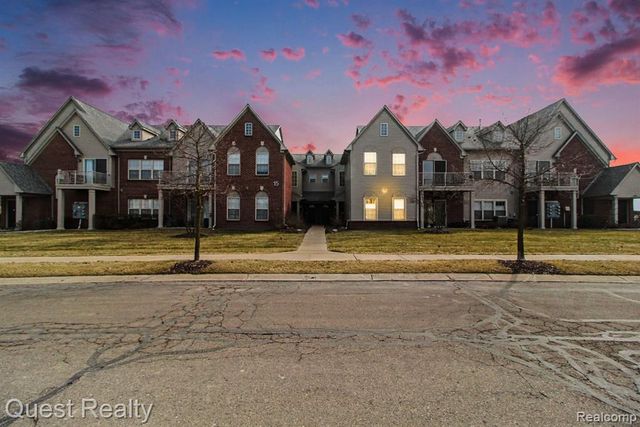 543 Addington Lane, Ann Arbor, MI 48108