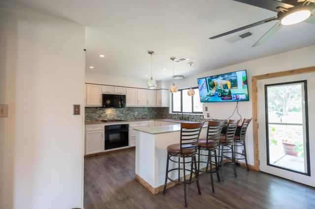 3015 Indian Acres Street, Alvin, TX 77511
