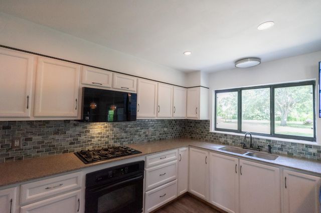 3015 Indian Acres Street, Alvin, TX 77511