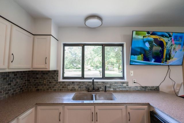 3015 Indian Acres Street, Alvin, TX 77511