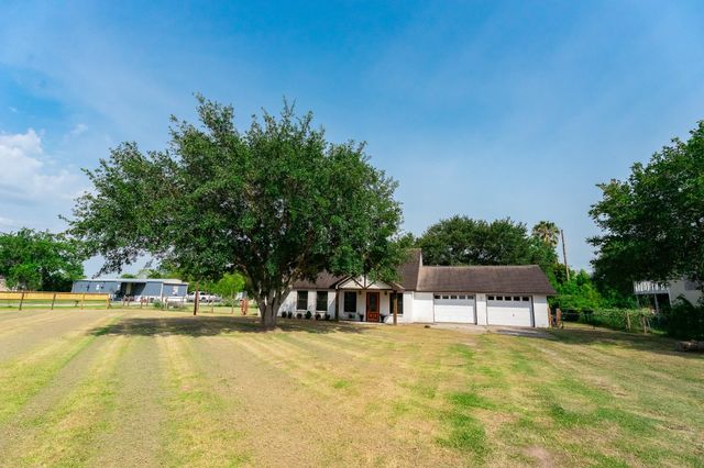 3015 Indian Acres Street, Alvin, TX 77511