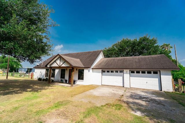 3015 Indian Acres Street, Alvin, TX 77511