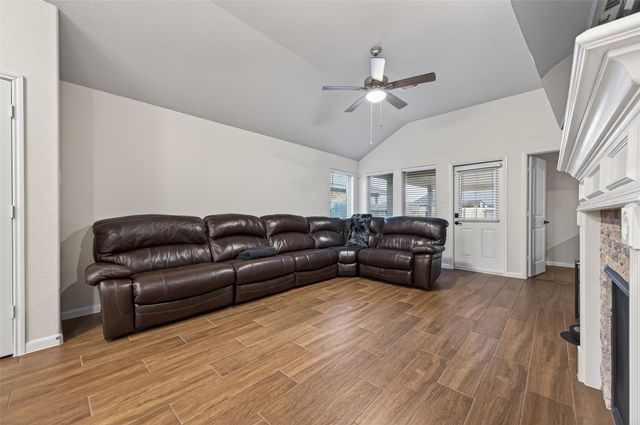 502 Winburn Tide Lane, La Porte, TX 77571