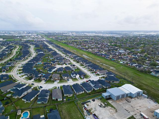 502 Winburn Tide Lane, La Porte, TX 77571