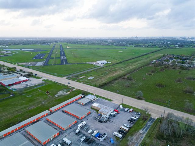 502 Winburn Tide Lane, La Porte, TX 77571