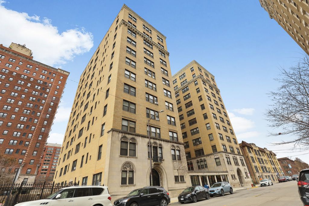 1755 E 55th Street 305, Chicago, IL 60615 — exterior