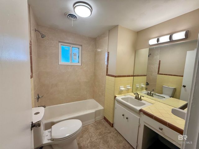 201 S Stuart Street, Foley, AL 36535