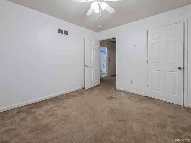 49 Oakhill Street, Pontiac, MI 48342