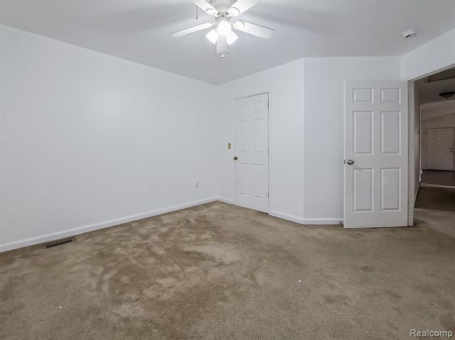 49 Oakhill Street, Pontiac, MI 48342