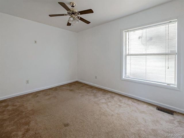 49 Oakhill Street, Pontiac, MI 48342