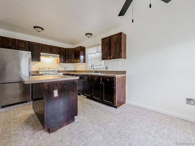 49 Oakhill Street, Pontiac, MI 48342